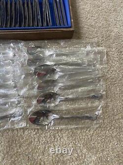 200 Piece Oneida Silver Plate Full Flatware Set With Wooden Boxes Minty A+ Rare