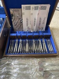 200 Piece Oneida Silver Plate Full Flatware Set With Wooden Boxes Minty A+ Rare