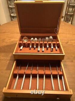 45 Piece Set Vintage Wallace Brothers Plate Roseanne Silverware Case Box