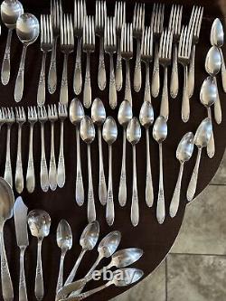 NATIONAL SILVER PLATE 1951 KING EDWARD Flatware 98 Pieces With Box