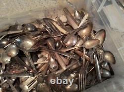 Nice lot of 340 pieces of Vintage silverplate flatware