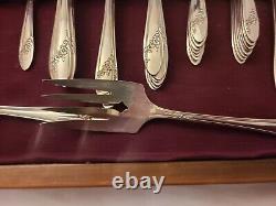 VTG Oneida Silver-Plate Queen Bess Tudor Plate Community 75 Pieces with Wood Box