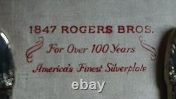 Argent plaqué 1847 Roger Bros FIRST LOVE avec boîte - Service de table pour 8 personnes 52 pièces