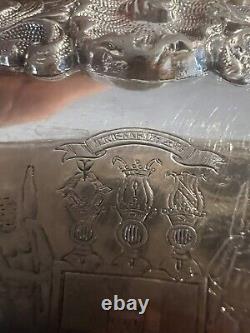 Plat de service et entrée Sheffield victorien en deux pièces, estampé rare en argent.