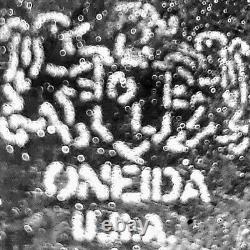 Réchaud et plat chauffant tripartite en argent plaqué Oneida - 10,5 pouces de haut et de large
