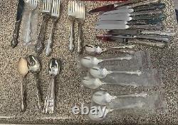 Reed & Barton Ensemble de couverts en argent plaqué de 41 pièces : cuillères, couteaux, fourchettes.